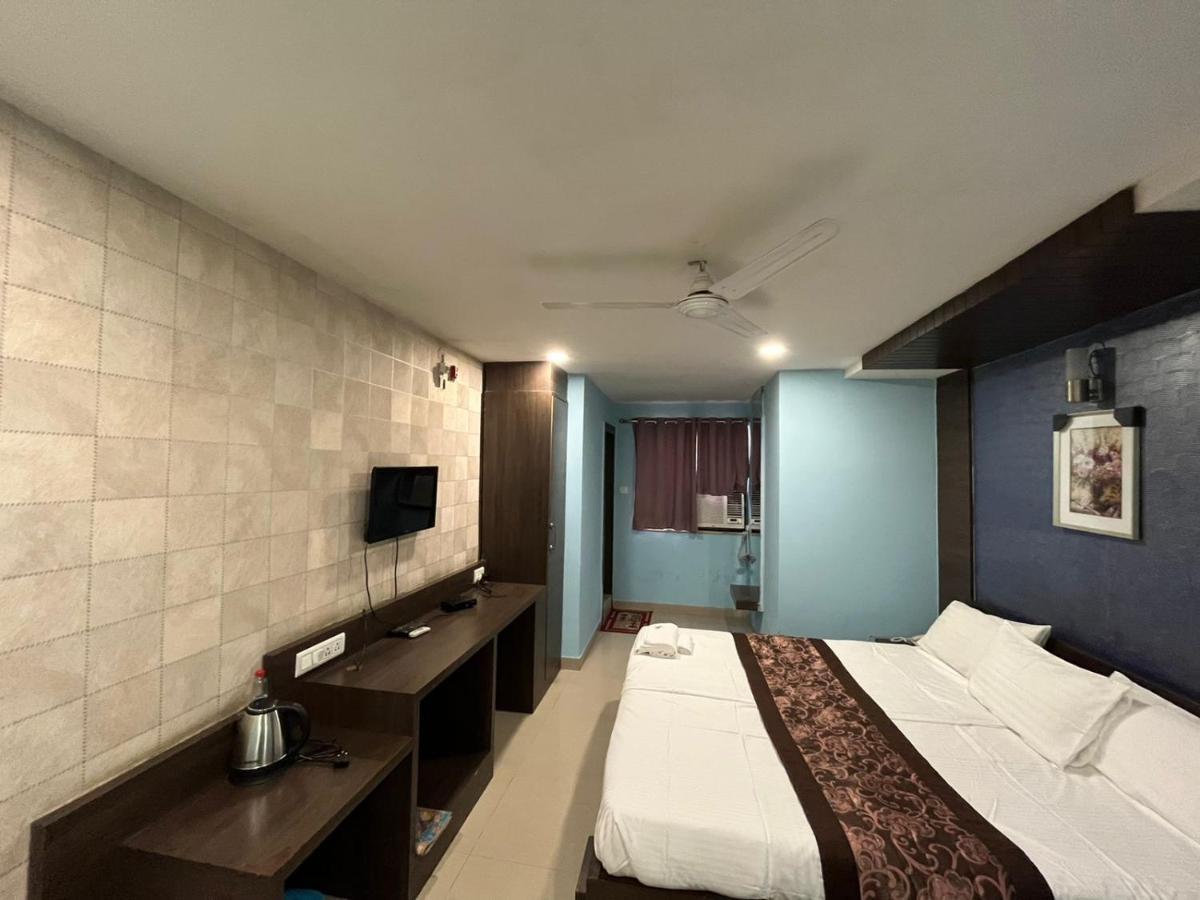 Hotel Pratap Residency รานจี ภายนอก รูปภาพ