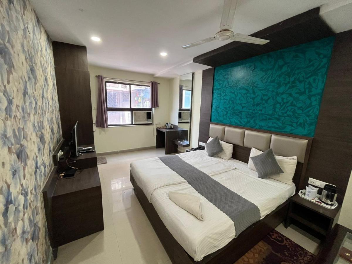 Hotel Pratap Residency รานจี ภายนอก รูปภาพ