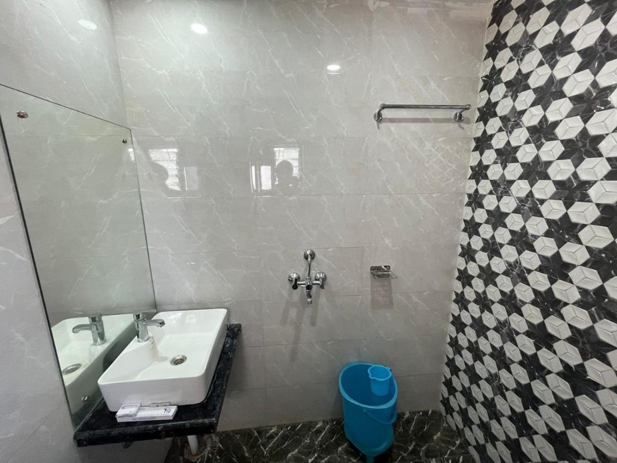 Hotel Pratap Residency รานจี ภายนอก รูปภาพ