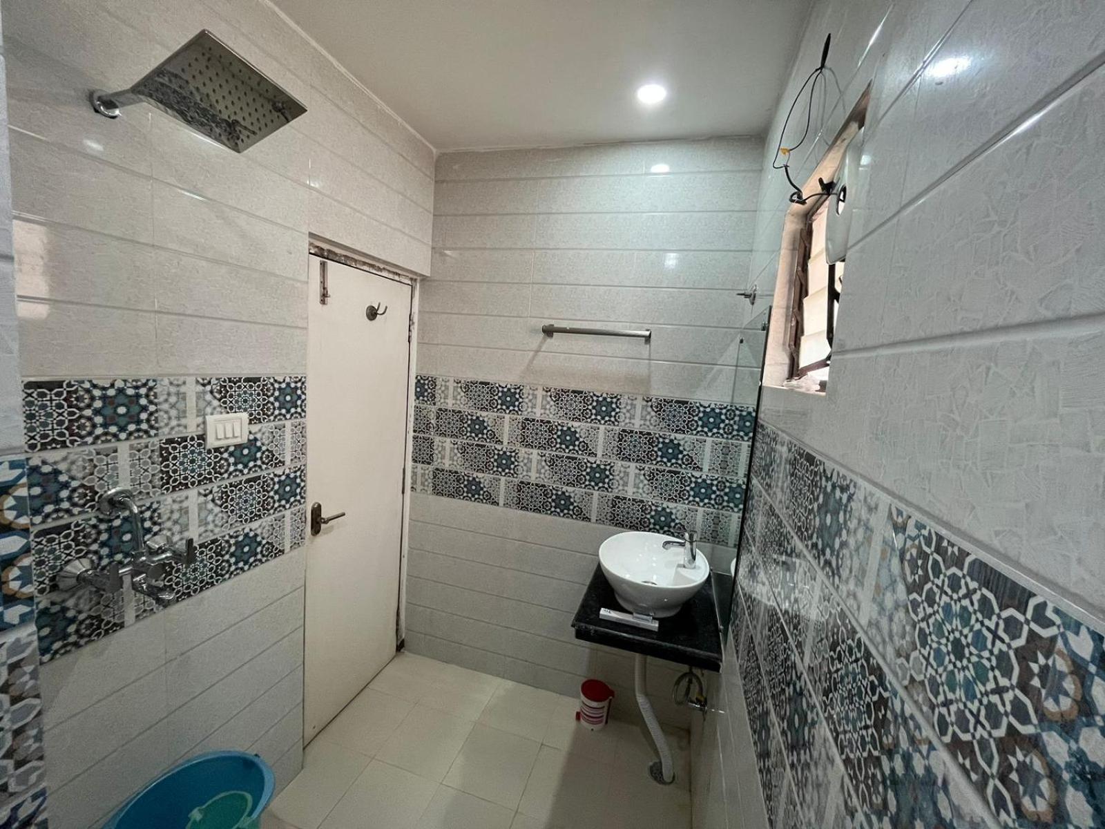Hotel Pratap Residency รานจี ภายนอก รูปภาพ